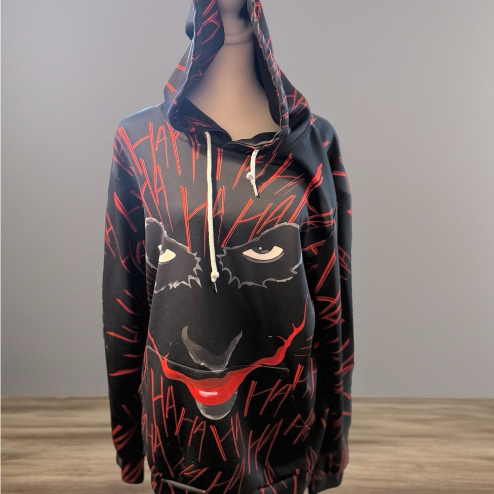 Striking Black and Red Crewneck Sweater‎